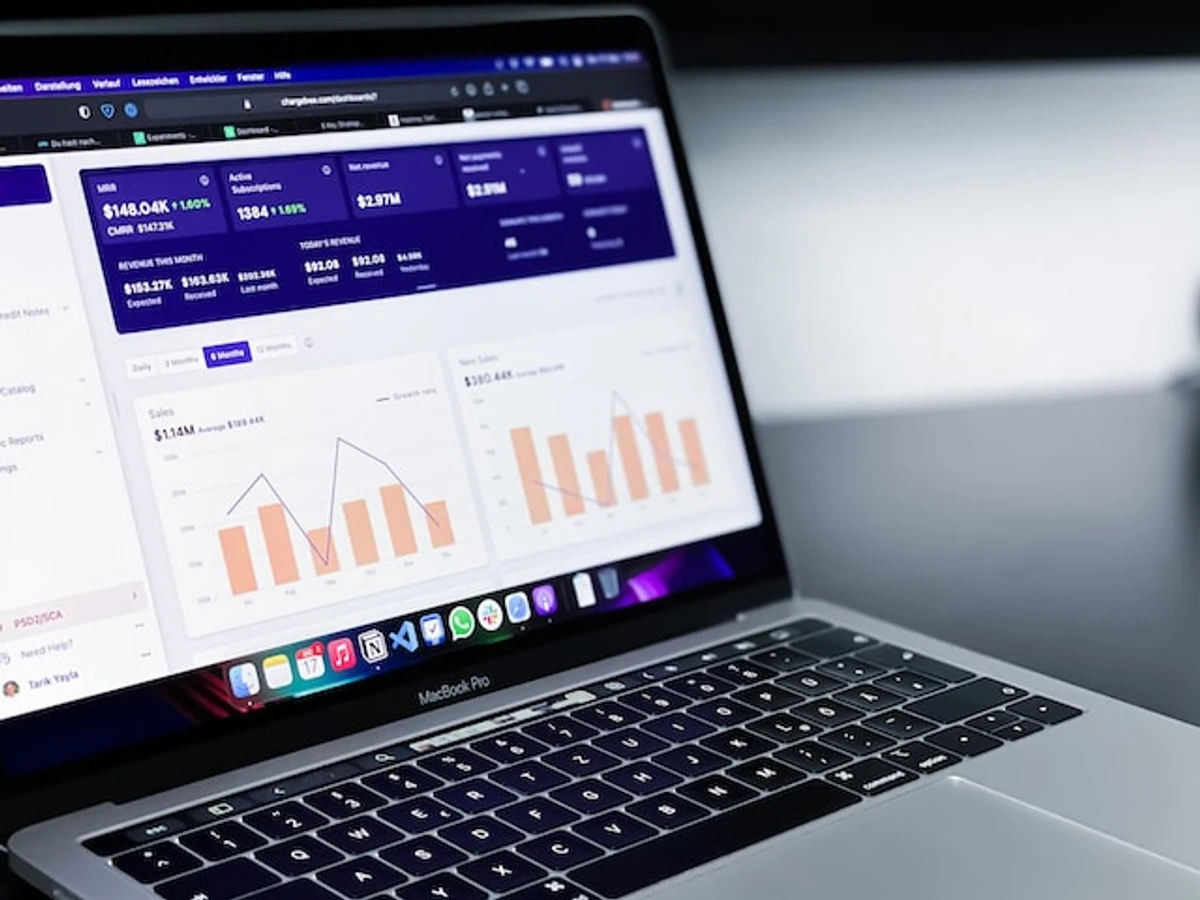 Using Your E-commerce Analytics to Optimize Your Customer Journey